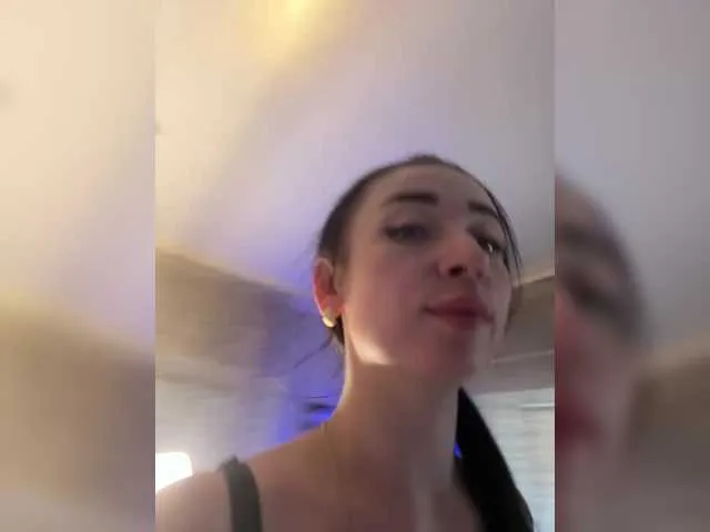 Live sex webcam photo for AureliyXXX #291277638