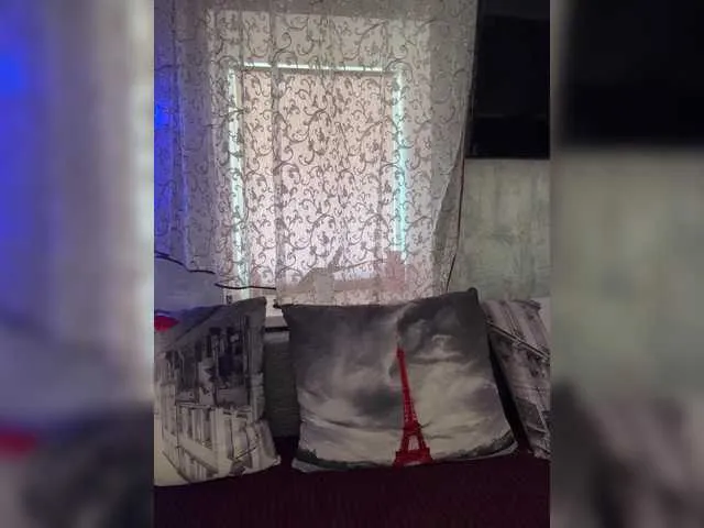 Live sex webcam photo for AureliyXXX #291725325