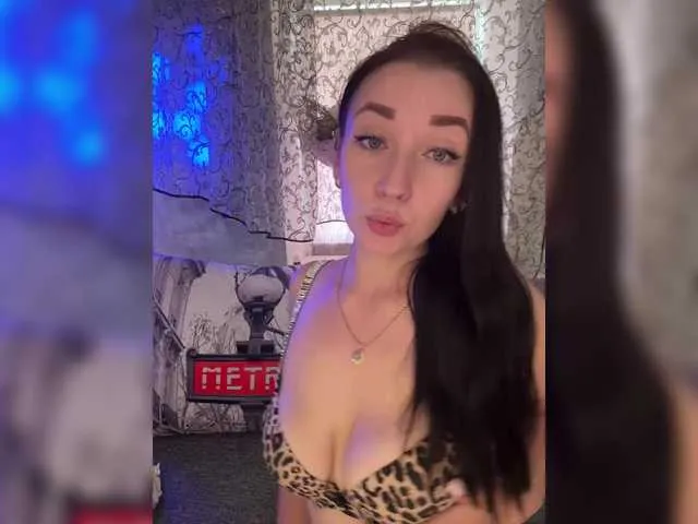 Live sex webcam photo for AureliyXXX #291828864