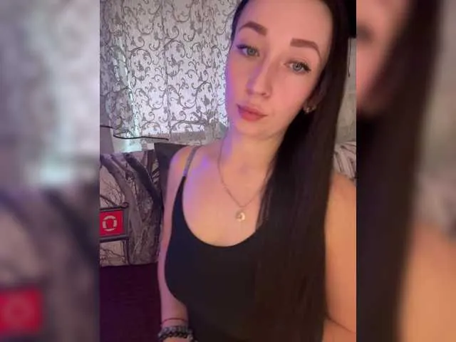 Live sex webcam photo for AureliyXXX #292162776