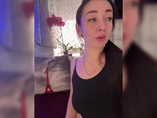 Live sex webcam photo for AureliyXXX #292300288