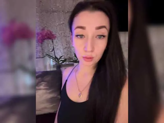 Live sex webcam photo for AureliyXXX #292320367