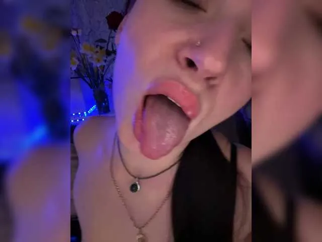 Live sex webcam photo for AureliyXXX #293355373