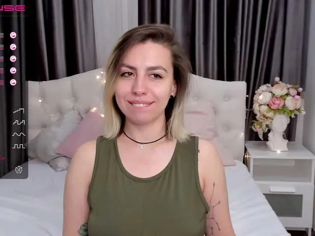 Live sex webcam photo for AurikaDerins #273575837