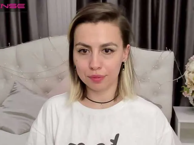 Live sex webcam photo for AurikaDerins #273658996