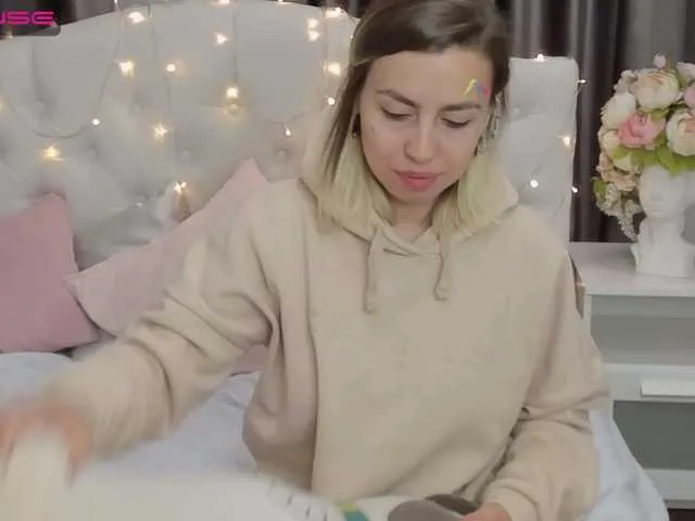 Live sex webcam photo for AurikaDerins #274082751