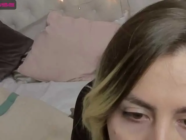 Live sex webcam photo for AurikaDerins #274113675