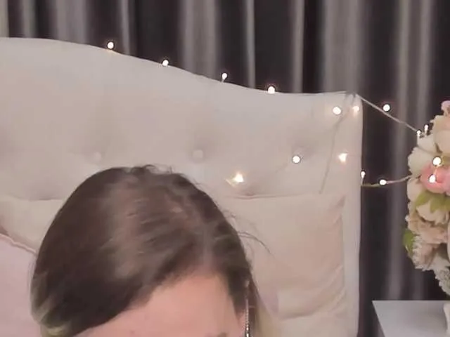 Live sex webcam photo for AurikaDerins #274225783