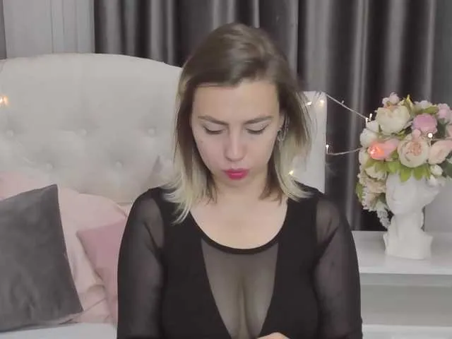 Live sex webcam photo for AurikaDerins #274264246