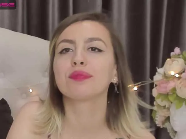 Live sex webcam photo for AurikaDerins #274359418