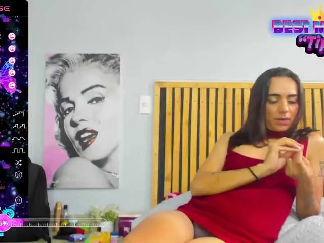 Live sex webcam photo for Aurora-Prisloo #276753963