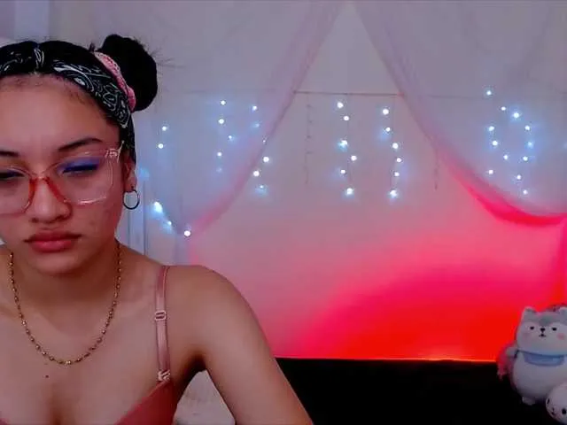 Live sex webcam photo for Aurora-walker #273991228