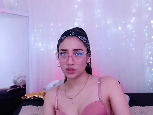 Live sex webcam photo for Aurora-walker #274148115