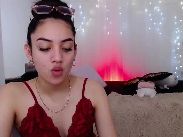 Live sex webcam photo for Aurora-walker #274159770