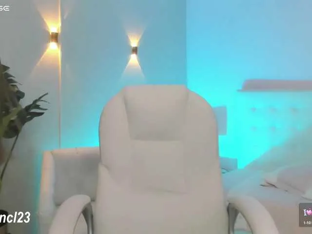 Live sex webcam photo for Aurora2308 #291873182