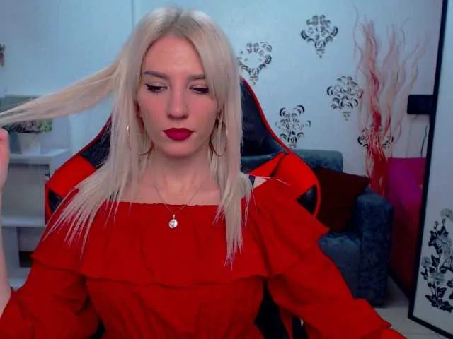 Live sex webcam photo for Aurora5 #272092419