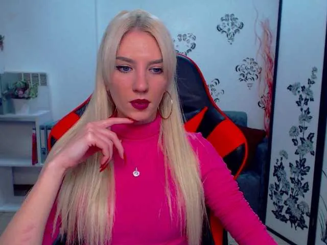 Live sex webcam photo for Aurora5 #272156748