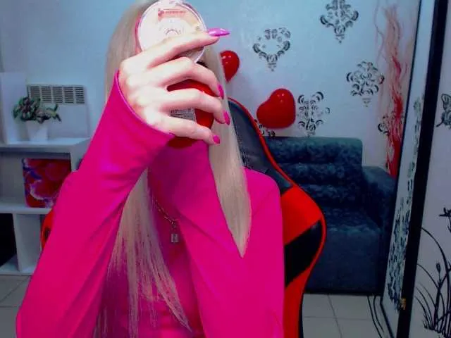Live sex webcam photo for Aurora5 #272446768