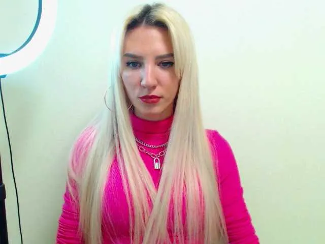 Live sex webcam photo for Aurora5 #272713291