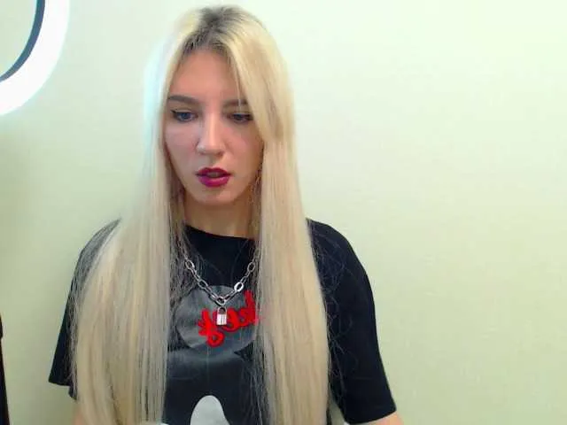 Live sex webcam photo for Aurora5 #272791974