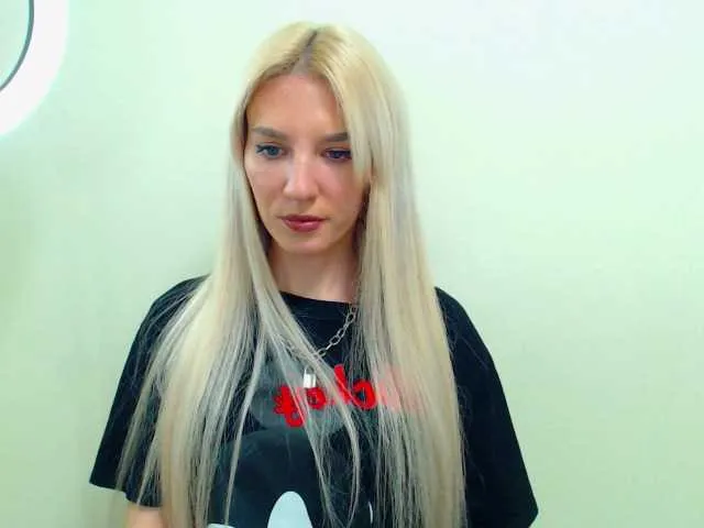 Live sex webcam photo for Aurora5 #272964139