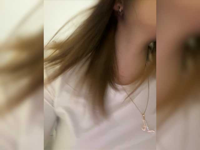 Live sex webcam photo for AuroraAngel #277417109