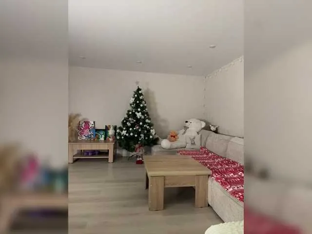 Live sex webcam photo for AuroraAngel #292371737