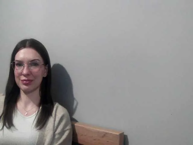Live sex webcam photo for AuroraKiss #290355264