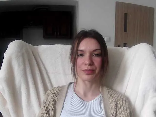 Live sex webcam photo for AuroraKiss #290560374
