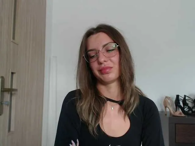 Live sex webcam photo for AuroraKiss #291095477