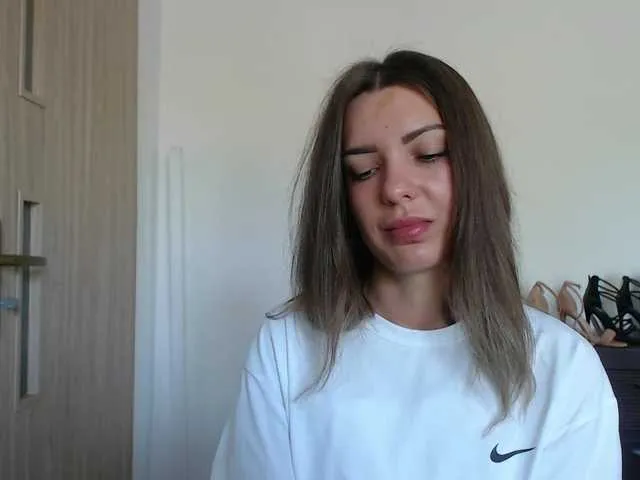 Live sex webcam photo for AuroraKiss #291102831