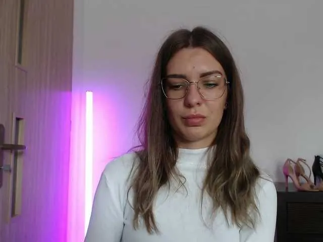 Live sex webcam photo for AuroraKiss #291144277