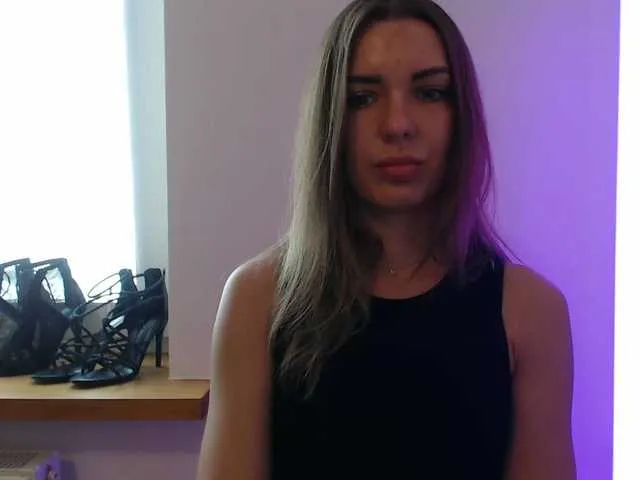 Live sex webcam photo for AuroraKiss #291238071