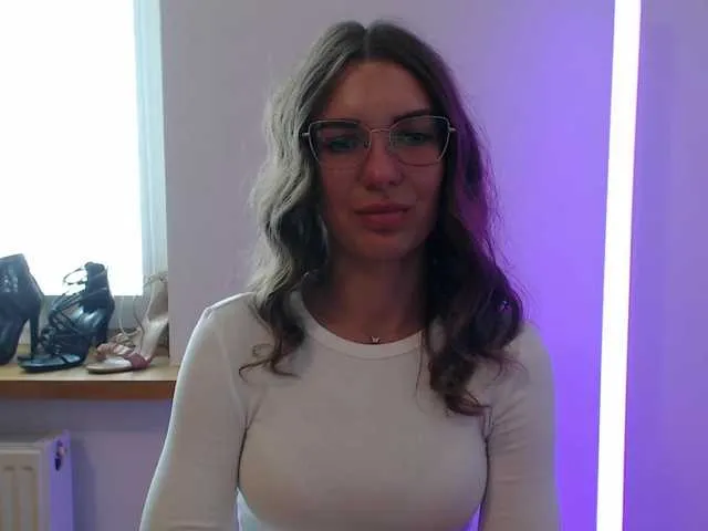 Live sex webcam photo for AuroraKiss #291271999