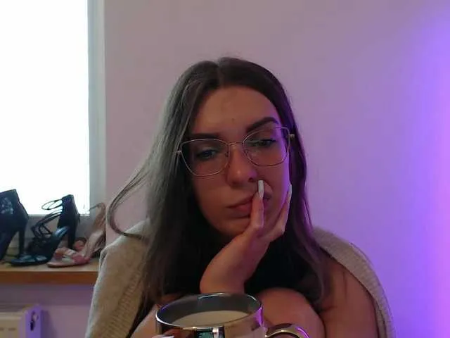 Live sex webcam photo for AuroraKiss #291276721