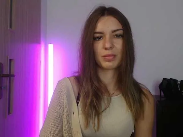 Live sex webcam photo for AuroraKiss #291375578
