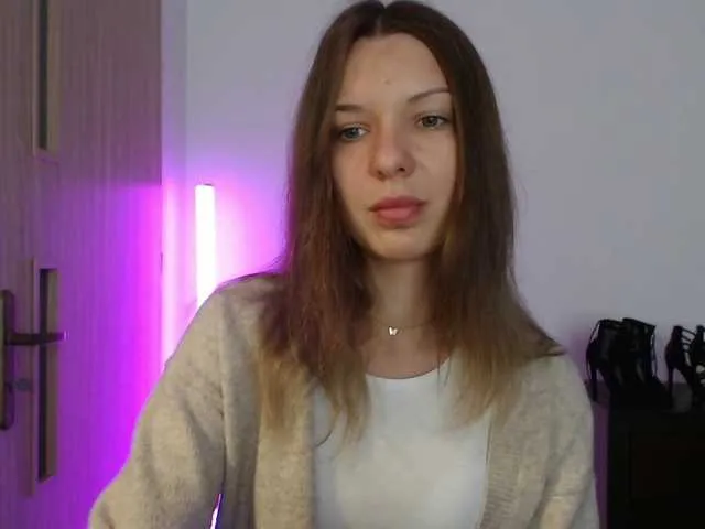 Live sex webcam photo for AuroraKiss #291471225