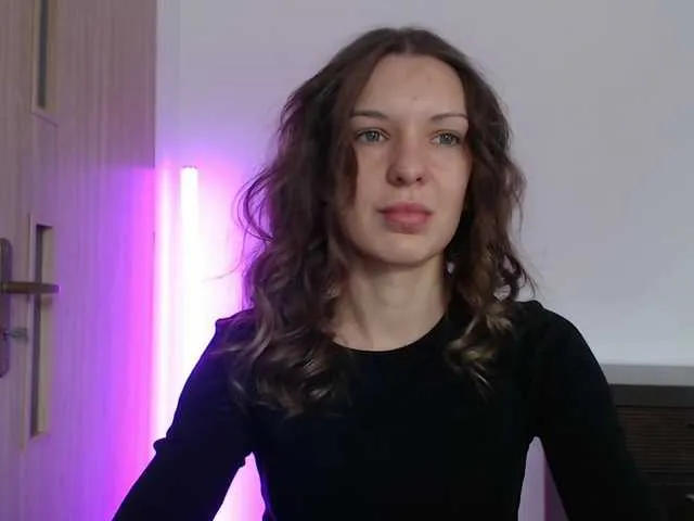 Live sex webcam photo for AuroraKiss #291560215