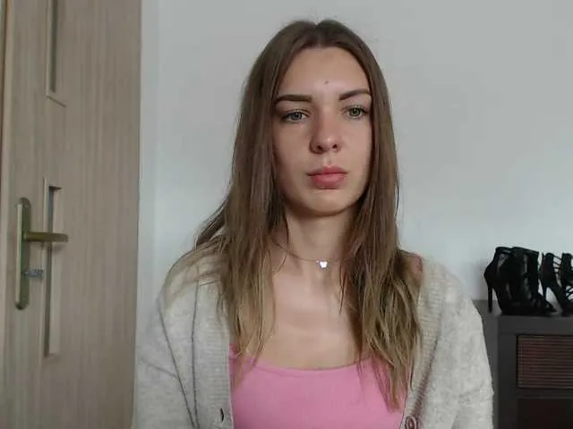Live sex webcam photo for AuroraKiss #291700219