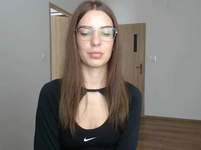 Live sex webcam photo for AuroraKiss #291783692
