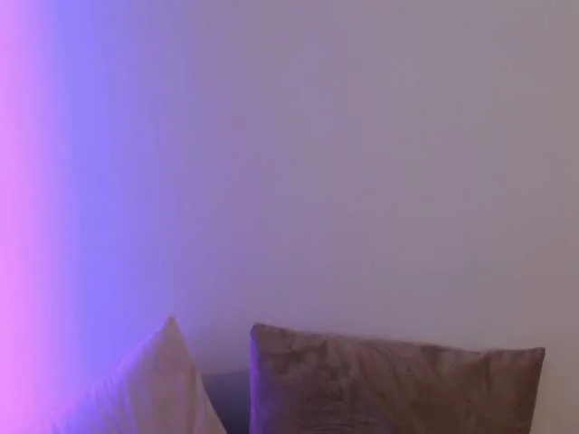 Live sex webcam photo for AuroraKiss #291828918