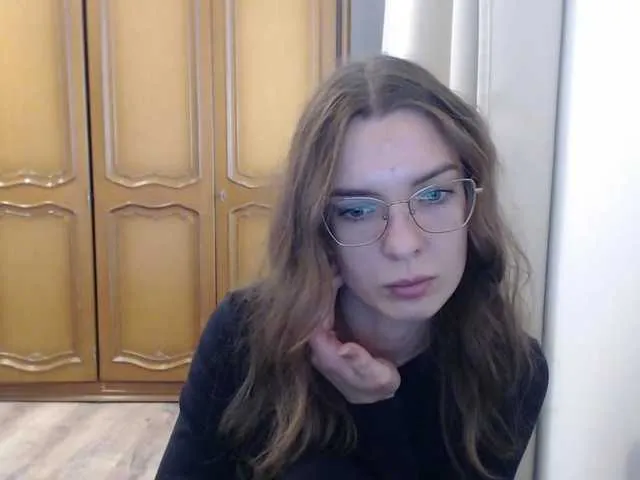 Live sex webcam photo for AuroraKiss #292275204