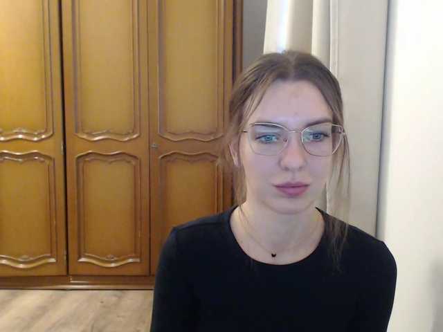 Live sex webcam photo for AuroraKiss #292300596