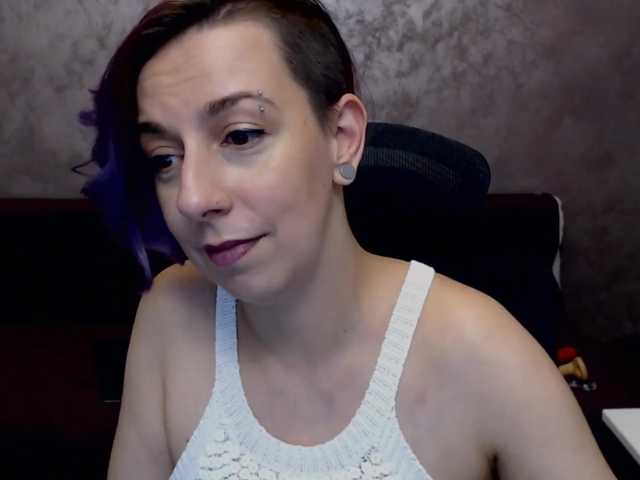 Live sex webcam photo for AutumnOpal88 #275672389