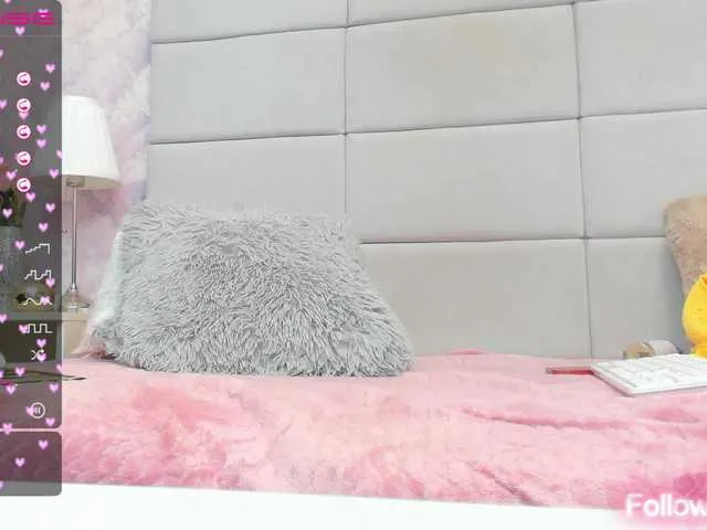 Live sex webcam photo for AvaHannah #272630949