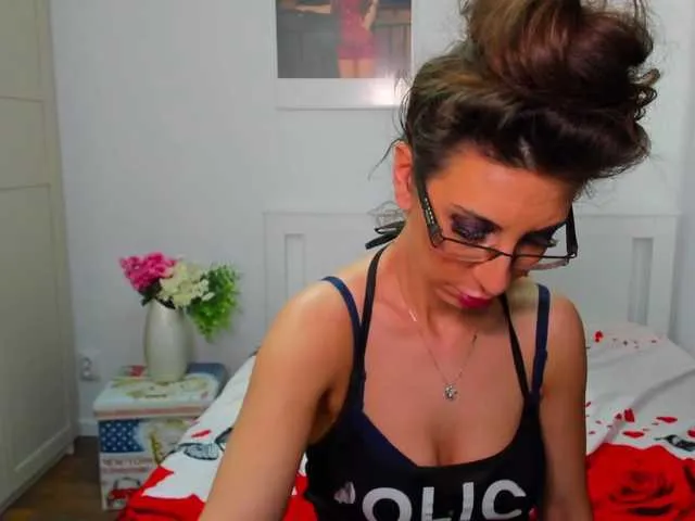 Live sex webcam photo for AvaMonroe #274220510