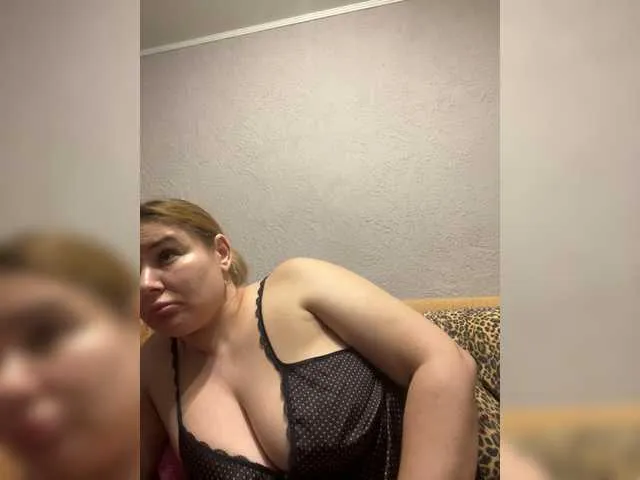 Live sex webcam photo for AvaQueen #293743558