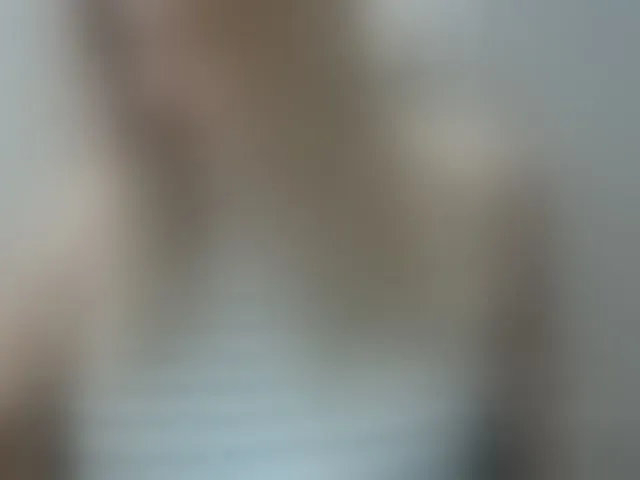 Live sex webcam photo for AvaQueen #294046439