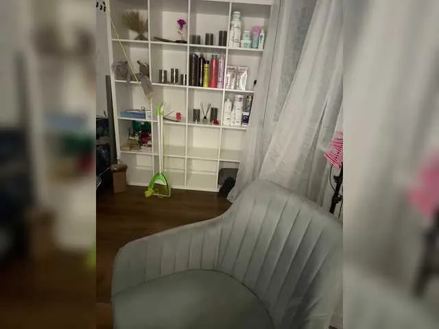 Live sex webcam photo for AvalangePear #291761235