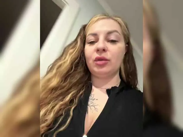 Live sex webcam photo for AvalangePear #292303107